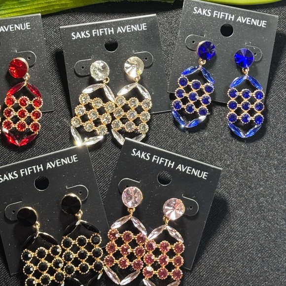 Glamorous Saks Fifth Avenue Blue Crystal Post With Dangle Waffle Design 2in - Picture 7 of 9